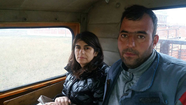 СРБИ ПУШТЕНИ ИЗ ПРИТВОРА У ПОДУЈЕВУ: Не би нас дирали да један од полицајаца не мрзи Србе