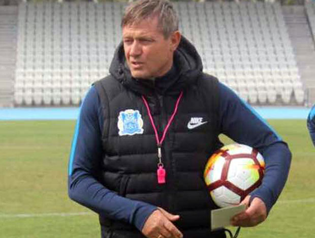 КОКЕЗА ЧЕКА ПИКСИЈА: Репрезентација Србије до краја године требало би да добије новог селектора