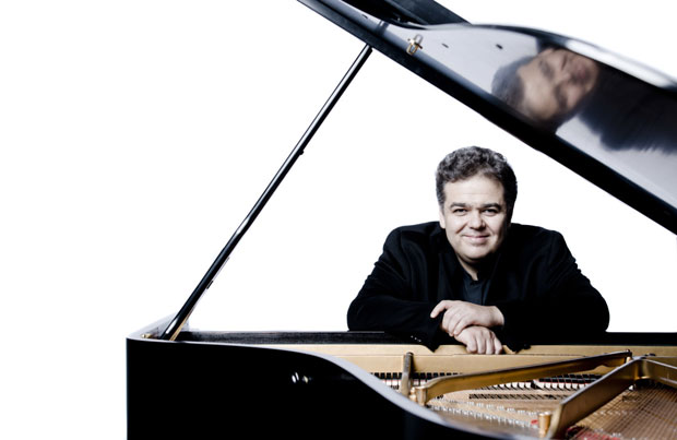 Аркадиј Володос на Коларцу