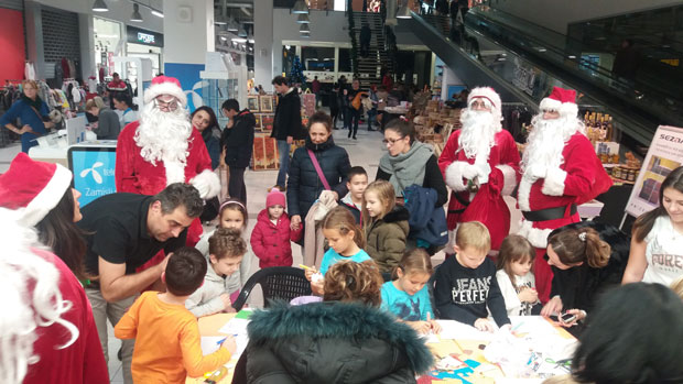 Деда Мразови стигли у Београд