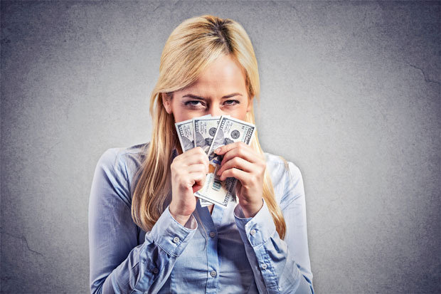 Себични мање зарађују