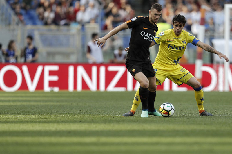 РАДОВАНОВИЋ САВЕТУЈЕ ЗВЕЗДУ ПРЕД МЕЧ СА НАПОЛИЈЕМ: Изгурајте их из средине на бокове