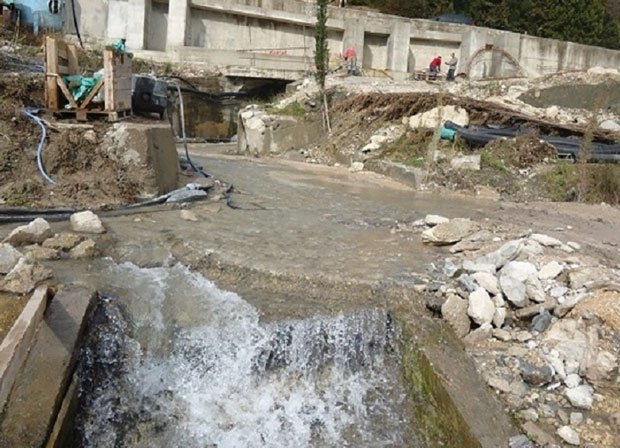 ПОТРЕС У ХЕРЦЕГ НОВОМ: Земљотрес, нове падавине и клизишта