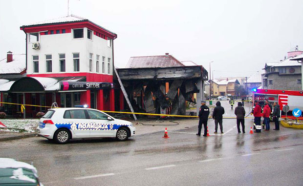 ПОСЛЕ ПАЉЕВИНЕ У ДЕРВЕНТИ: У притвор због пожара на пумпи