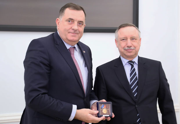 ДОДИК У РУСИЈИ: Беглов уручио одликовање Санкт Петербурга српском члану Председништва БиХ (ФОТО)