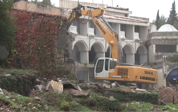 РУШЕЊЕ КРАЉИЧИНЕ ПЛАЖЕ: Граде на земљи српских краљева