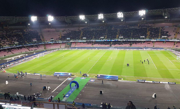 Навијачи улазе на трибине, играчи Звезде “осетили” терен (ФОТО/ВИДЕО)