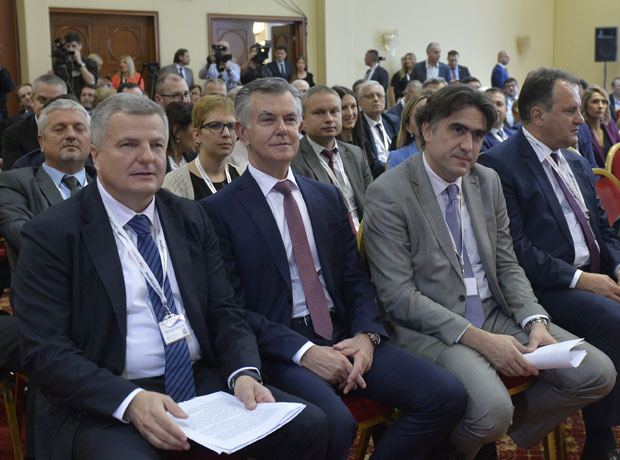 Српски дани осигурања: Полисе морају боље