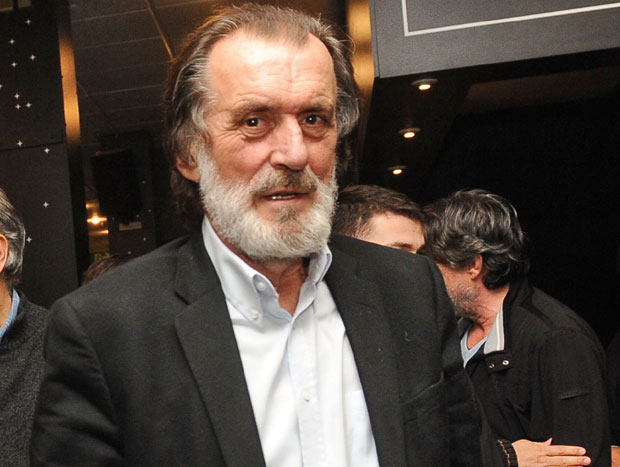 Шпијунка: И перо на дар