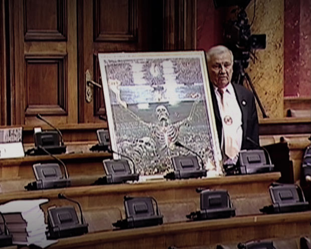 БУРНО У СКУПШТИНИ СРБИЈЕ: Маја удаљила Шеварлића из сале