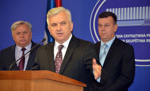 Прво клуб у Парламенту па нова странка