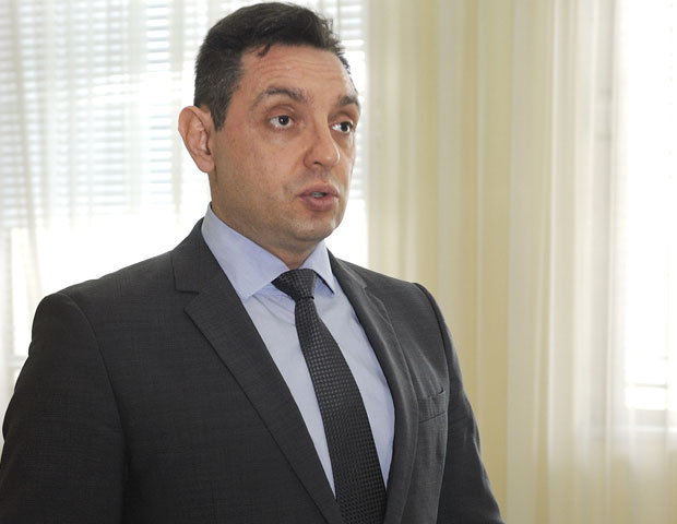 ПРОПАО ПОКУШАЈ ПРИШТИНЕ ДА РЕГИОН УВУЧЕ У НОВЕ СУКОБЕ: Србија не прети ником али није ни лак плен