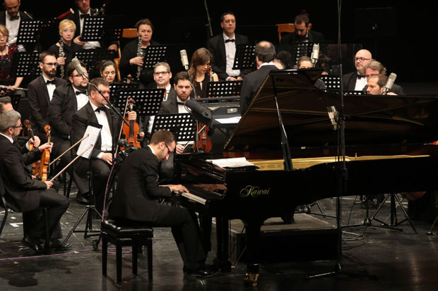 У славу младих пијаниста