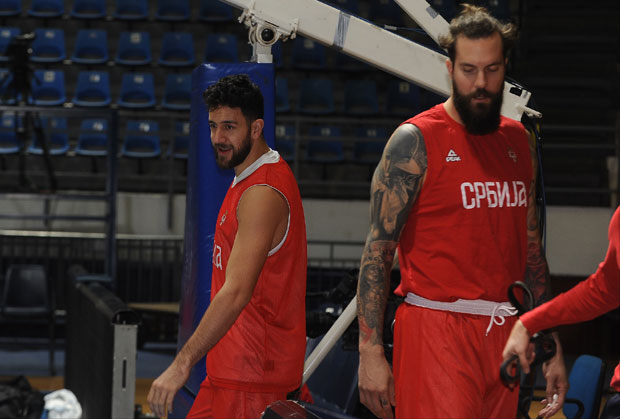 МУШКИ, НА ПОБЕДУ: Кошаркаши Србије без права на грешку против Грчке
