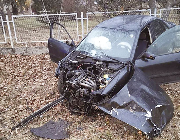 ТЕЖАК УДЕС КОД ПЕРЛЕЗА: Двоје мртвих у судару