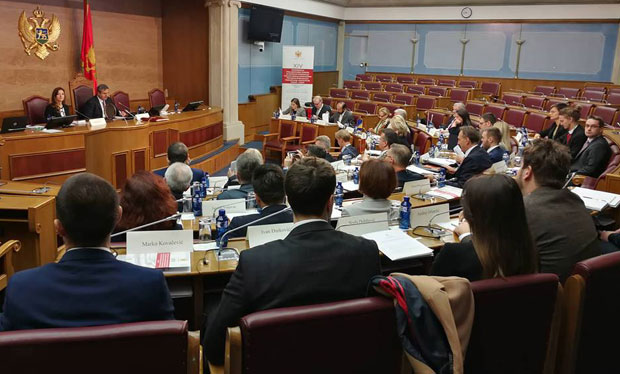 Медојевић кажњен са још два месеца затвора; ДФ најављује селективни бојкот Скупштине