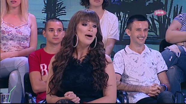 Миљана покушала да пресече вене, извели је на психијатрију!