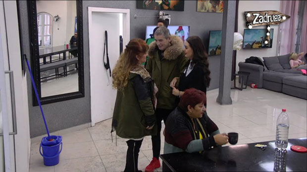 ХАОС ЗБОГ НЕХИГИЈЕНЕ: У Задрузи претила зараза па Лепи Мића завео ред