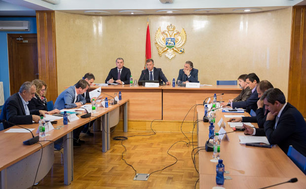 Криза у ЦГ: Сарадња стала на почетку