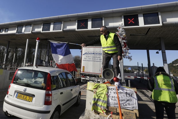 Француска: Такса укинута, Јелисеј на мети