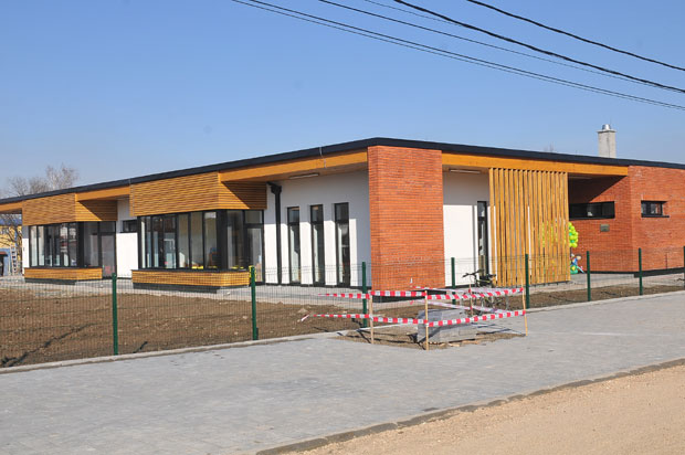 Краљево: Миломир чека малишане