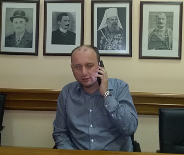 Милан Кнежевић: Робијам у парламенту