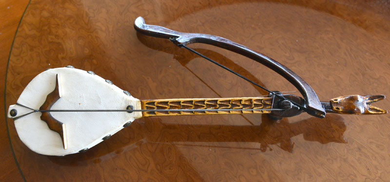 АЛБАНЦИ ТВРДЕ: Гусле су наш традиционални инструмент
