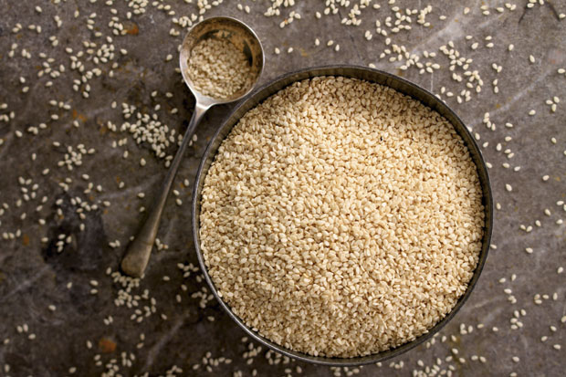 Сусам јача зубе