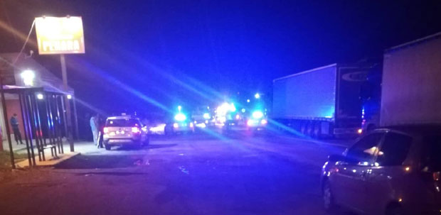 ТРАГЕДИЈА НА ИБАРСКОЈ: Жена погинула када ју је покосио комби (ВИДЕО)