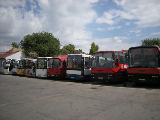 КИКИНЂАНИ КУБУРЕ: Возила стара, возачи одлазе