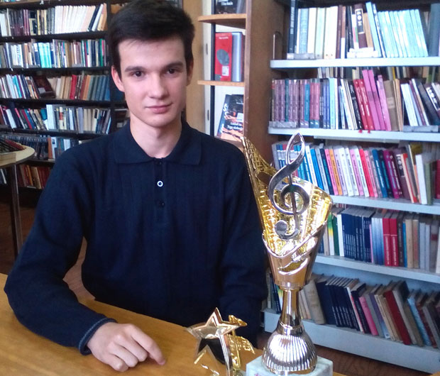 Будућност види у опери