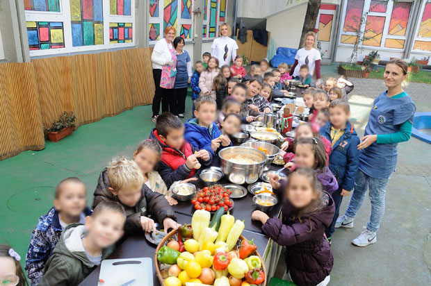 Број оброка, па новац из касе 