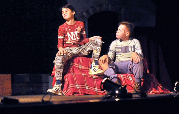 Аплауз за талентоване глумце