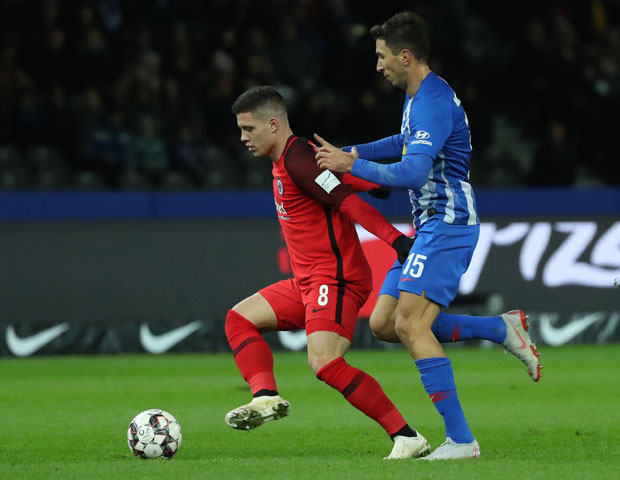 БУНДЕСЛИГА: Грујић решио српски дерби, Борусија ниже победе и чува прво место, тријумф Бајерна, убедљив пораз Лајпцига