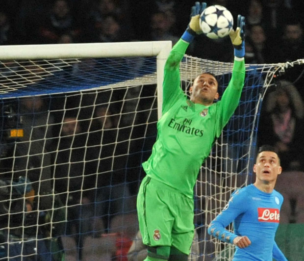 Навас се сели у Енглеску