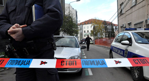 ЕКСПЛОЗИЈА НА ЗВЕЗДАРИ: Бачена бомба у двориште породичне куће