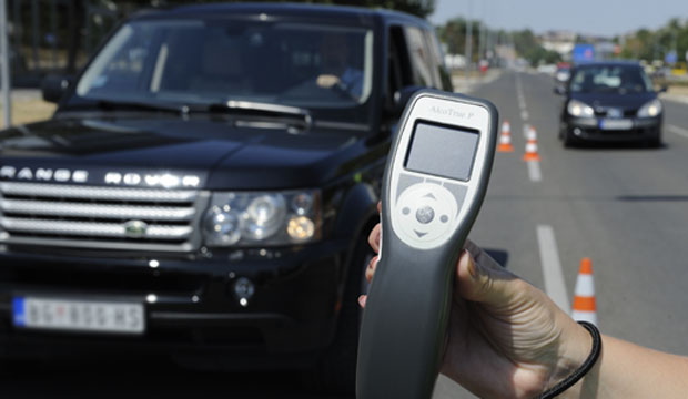 ВЕЛИКА КОНТРОЛА ВОЗАЧА НА УЛИЦАМА: Баш ни кап алкохола за воланом