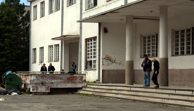 Преуређују касарну за азиланте