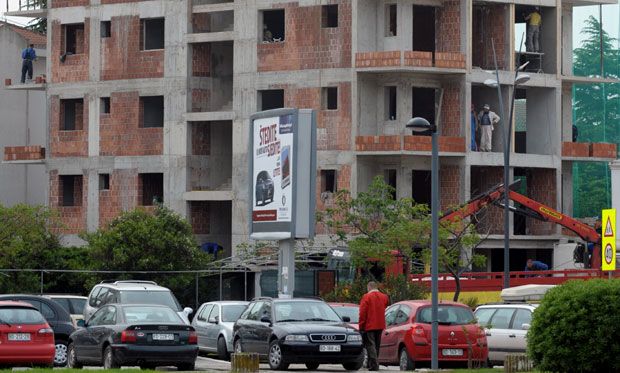 Дозволе за дивље неимаре тек 2020. 
