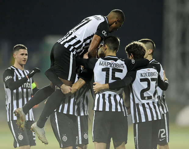 НОКАУТ ЗА ПЕТ МИНУТА: Партизан са два брза гола у раној фази меча на Бањици победио Рад