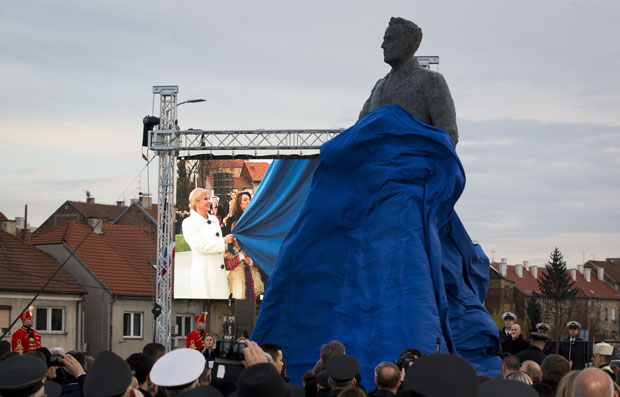 Китаровић открила споменик Туђману у Загребу