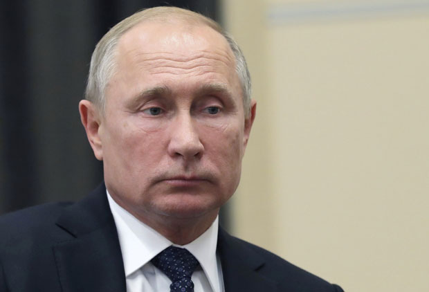 У архивама Штазија откривена легитимација Путина