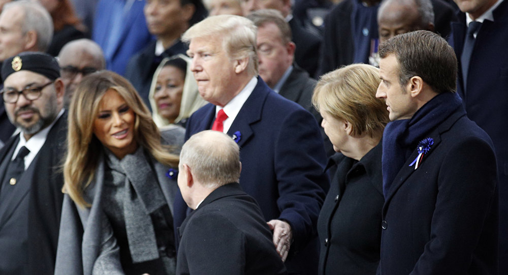 ИМА НЕКА ТАЈНА ВЕЗА: Меланија флеротовала са Путином, руски председник је жестоко одбранио