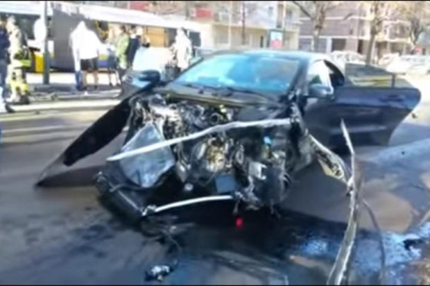 ЈЕЗИВА САОБРАЋАЈКА БИВШЕГ ФУДБАЛЕРА ЗВЕЗДЕ: Полицајци јурили 180 на сат и закуцали се у мерцедес са играчима Јувентуса (ВИДЕО)