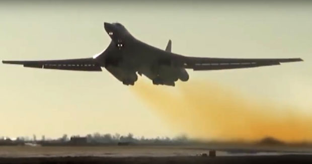 Чим полете руски бомбардери, Америка се забрине за стандард руских грађана (ВИДЕО)