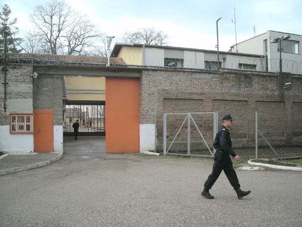 ОБЕЋАВАО „СМЕШТАЈ“ У ЗАТВОРСКОЈ БОЛНИЦИ: Лекар у „Забели“ осумњичен због 1.000 евра мита