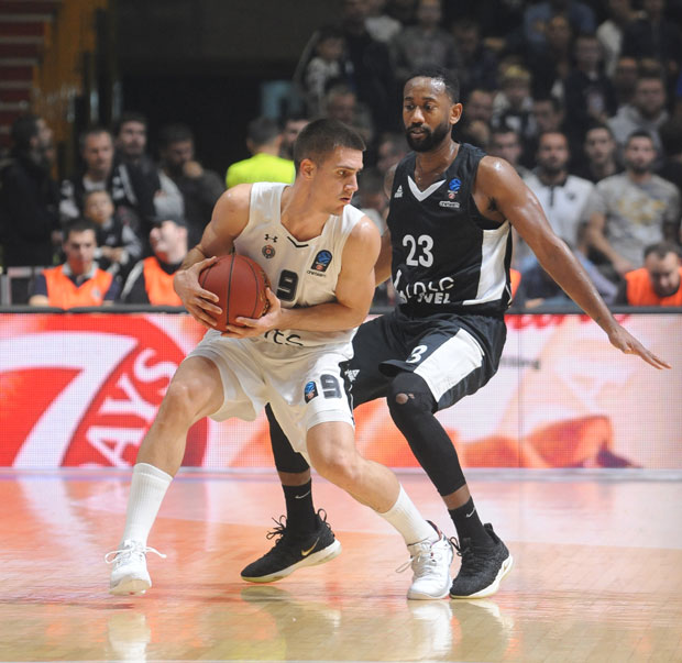 КРАЈ: Асвел - Партизан 75:78