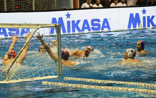 СРБИЈА “ПОТОПИЛА” ХРВАТСКУ: Драма и победа “делфина” на петерце 