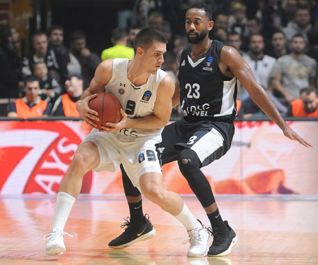 КВАРТЕТ КРОЈИ ПУТ: Тријумфом над Асвелом Партизан увећао шансе за другу фазу Еврокупа