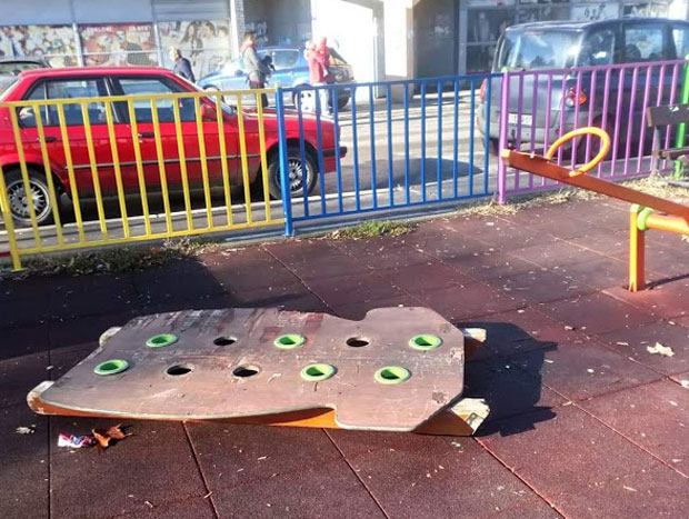 Вандали демолирали игралиште у Котежу